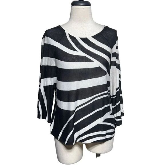 Chico's Tops - Chico's Size 0 3/4 Sleeve Animal Print Blouse Top Black & White Small